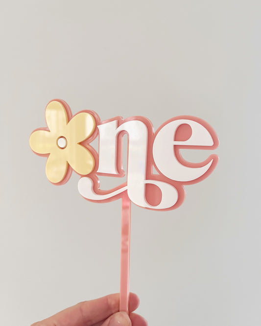 'One' Daisy Topper